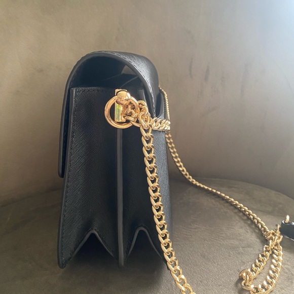 SOLD-Tory Burch Emerson Envelope Adjustable Shoulder bag - Picture 8 of 10